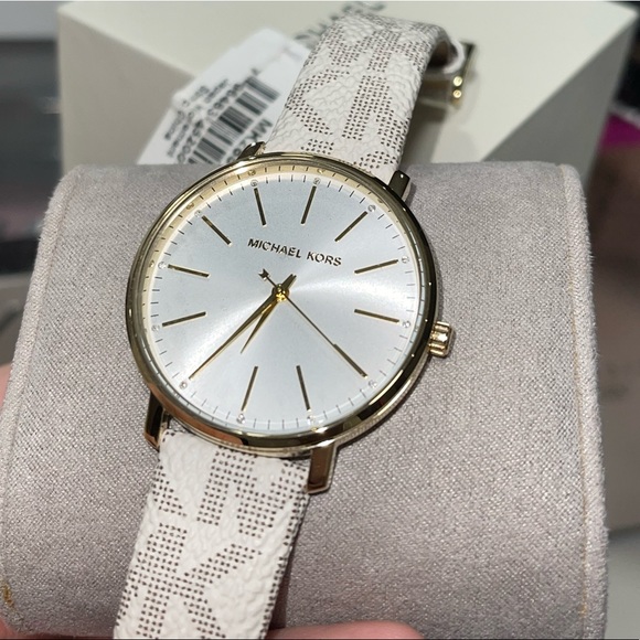 Michael Kors Original Watch, Brand New, Never worn.